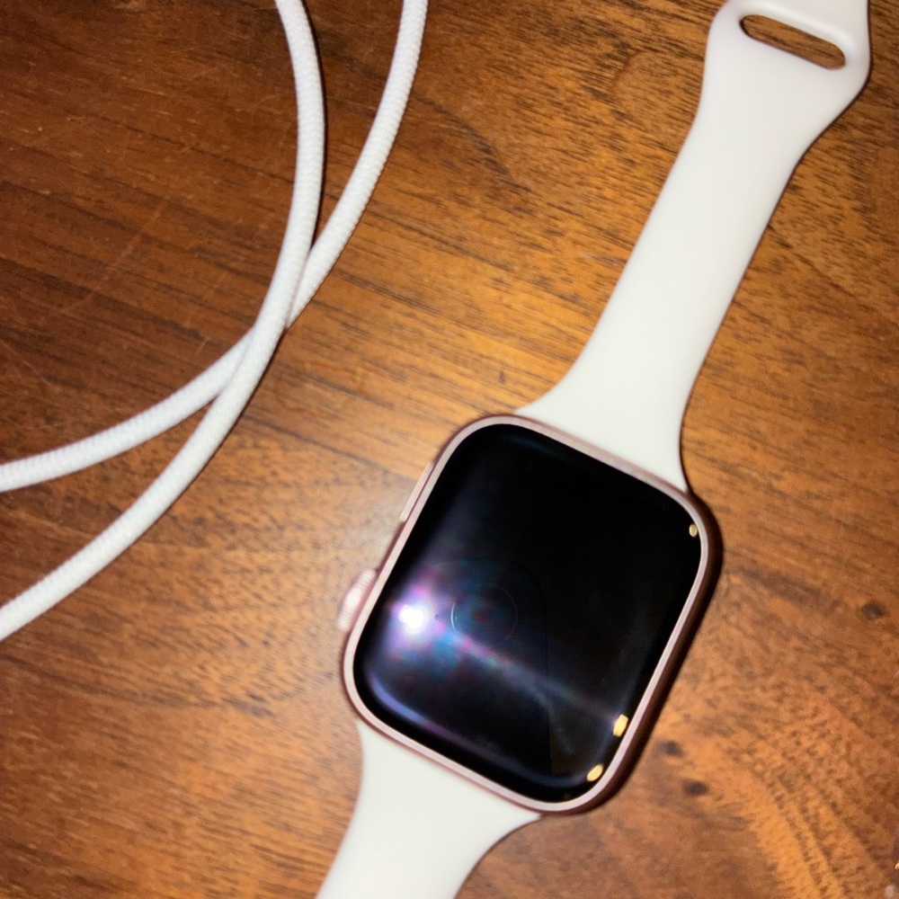 Smartwatch with Rose Gold Trim Series 9 41mm